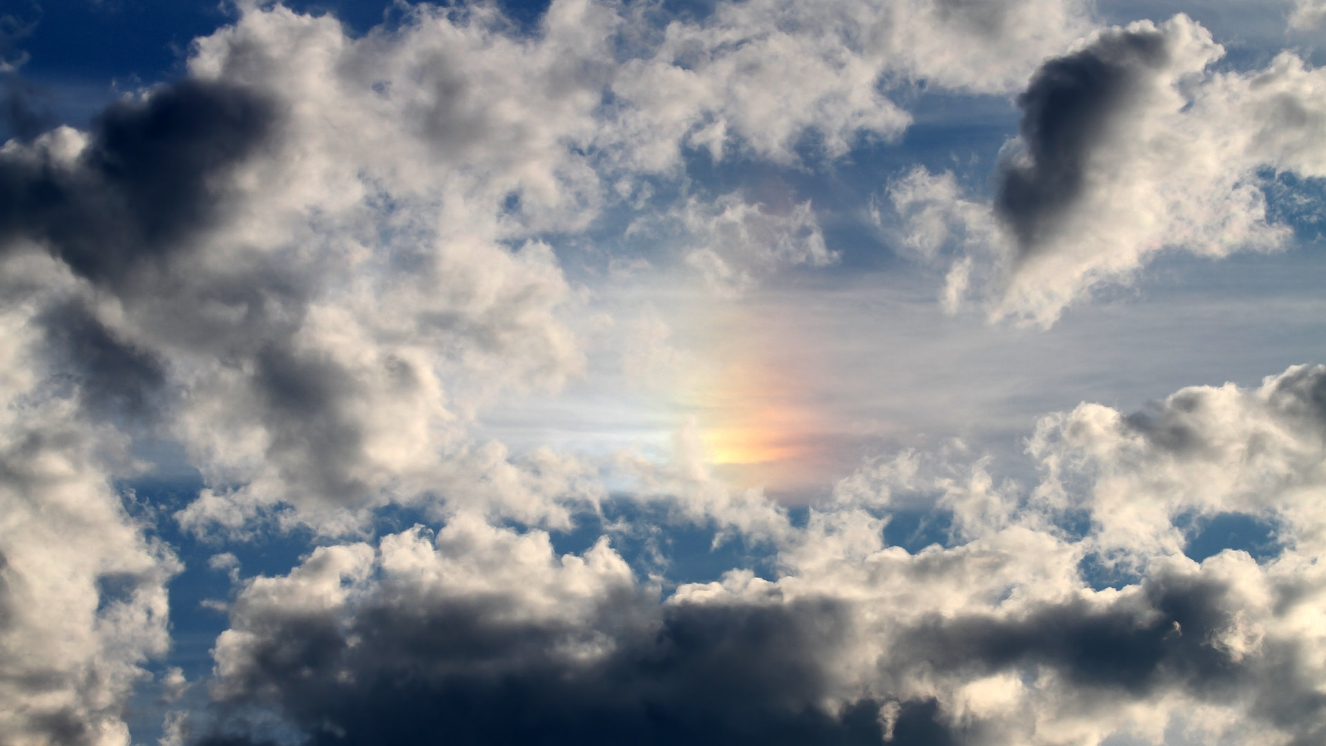 中国复合弓男队在射箭世界杯上海站团体赛中表现出色，复合弓比赛项目